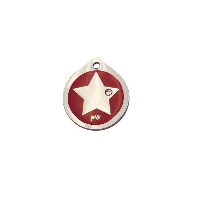 Placa identificativa con una estrella y un diamante sobre fondo rojo